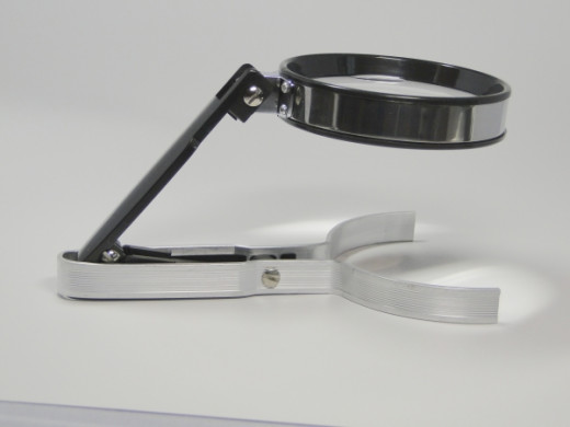 Tischlupe 18cm mit ausklappbarem Standfuss